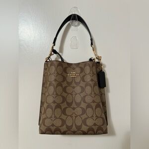 COACH Bucket Bag 22